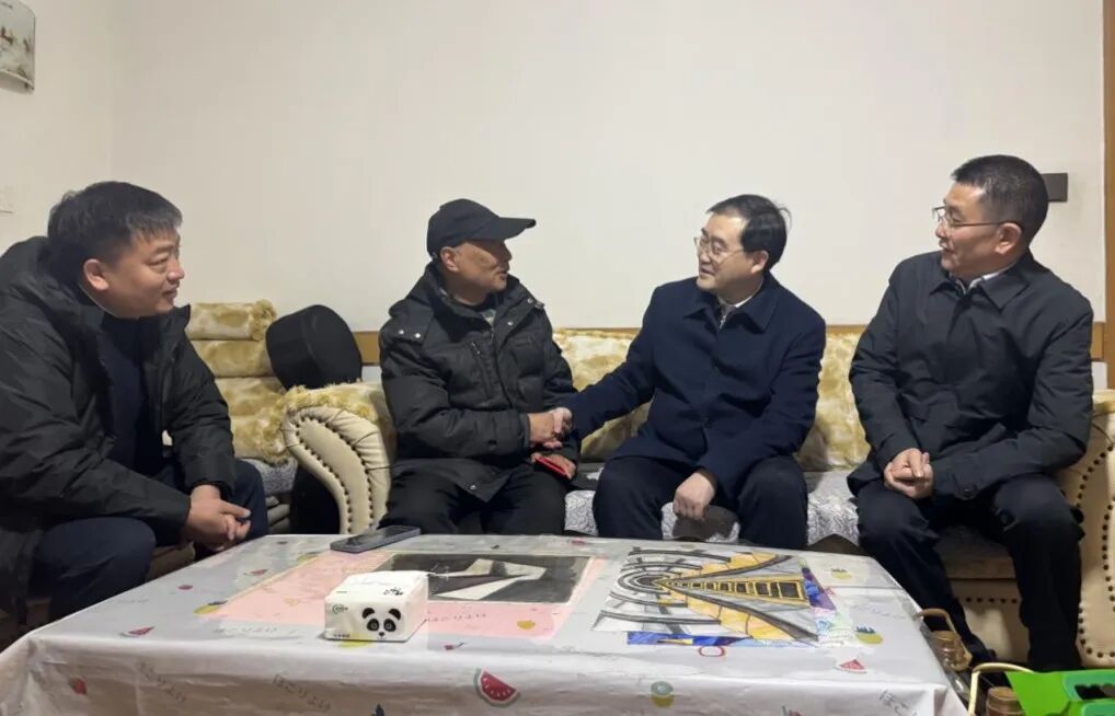 d6c69da3-26c6-4782-a904-b9d1362deb75 bti体育委党委委员、副主任刘晓博走访慰问省bti体育集团老党员老干部